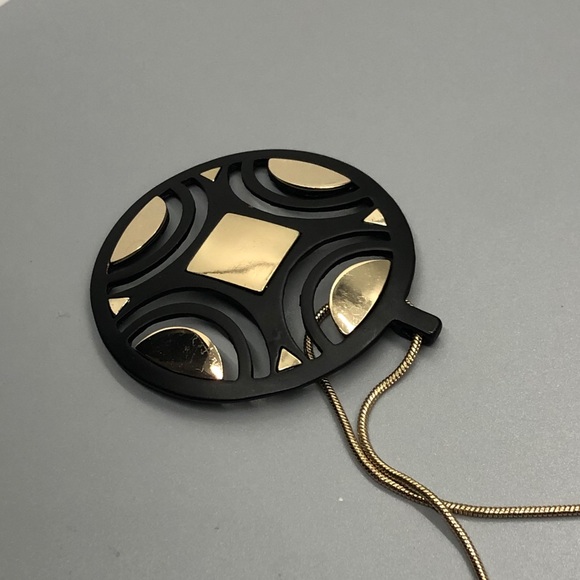 LOFT Necklce - Picture 3 of 4